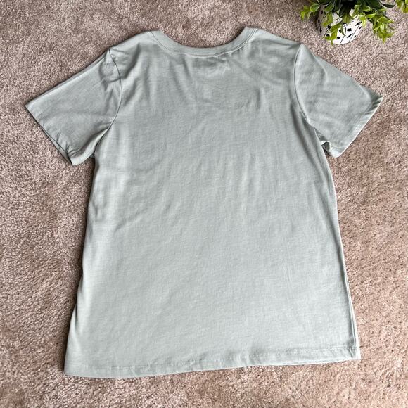 NWT Disney Princess Tiana Aqua Gray Short Sleeve T-Shirt Size: Small - Picture 9 of 12